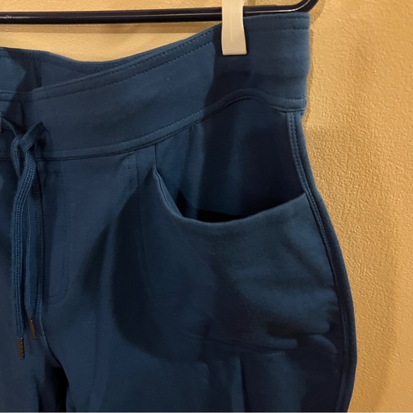 Set - Northern Reflections Activewear Set - Picture 6 of 9